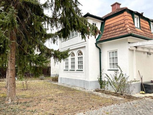 Villa a Bad Fischau, Politischer Bezirk Wiener Neustadt