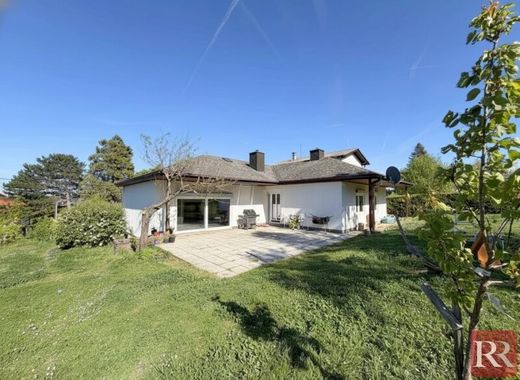 Luxury home in Klosterneuburg, Politischer Bezirk Tulln