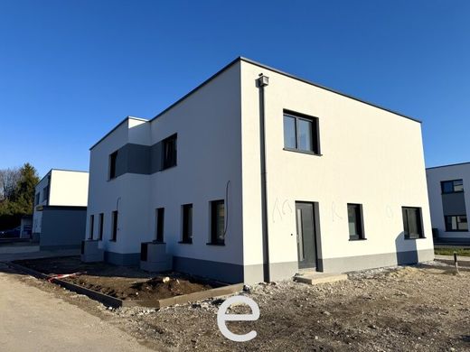 Maison de luxe à Laakirchen, Politischer Bezirk Gmunden