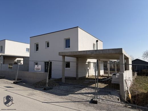 Lüks ev Flinsbach, Politischer Bezirk Sankt Pölten