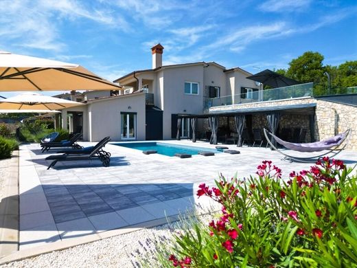 Luxe woning in Stanišovi, Raša