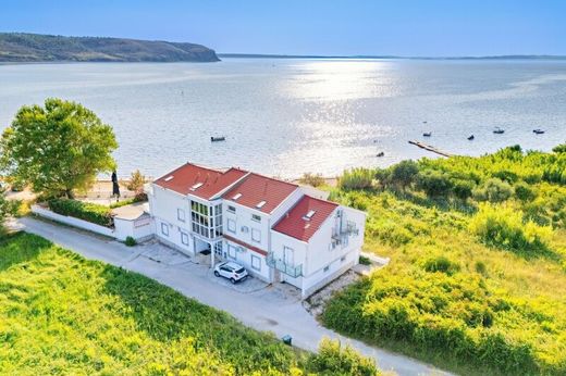 Casa di lusso a Rtina, Ražanac