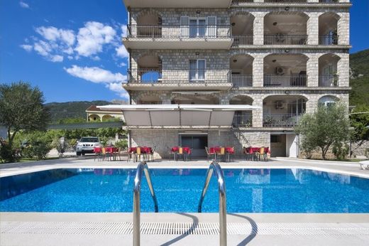 Hotel w Prijevor, Budva