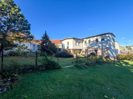 Land in Mödling, Politischer Bezirk Mödling