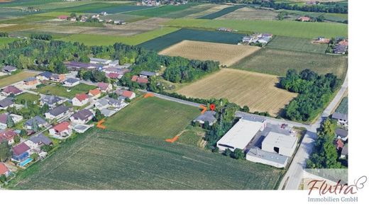 Land in Marchtrenk, Wels-Land