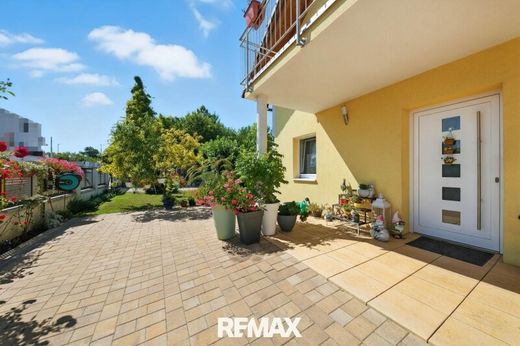 Luxury home in Bisamberg, Politischer Bezirk Korneuburg