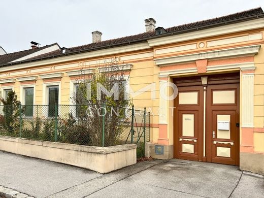 Luxury home in Stockerau, Politischer Bezirk Korneuburg