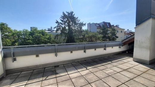 Apartment in Schwechat, Politischer Bezirk Bruck an der Leitha