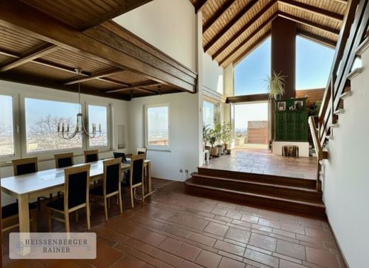 Villa in Mödling, Politischer Bezirk Mödling