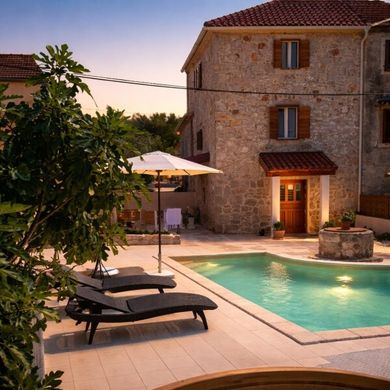 Villa Sutomišćica, Preko