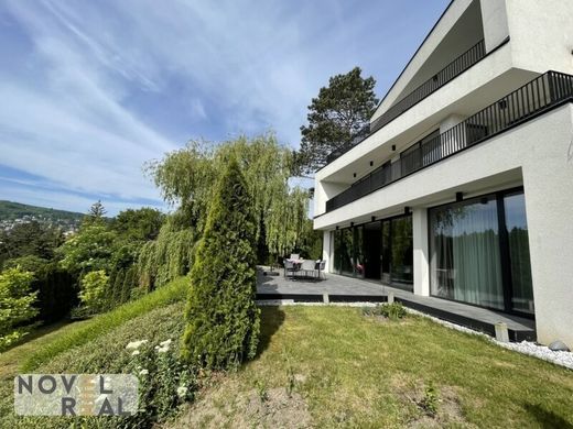 Willa w Klosterneuburg, Politischer Bezirk Tulln