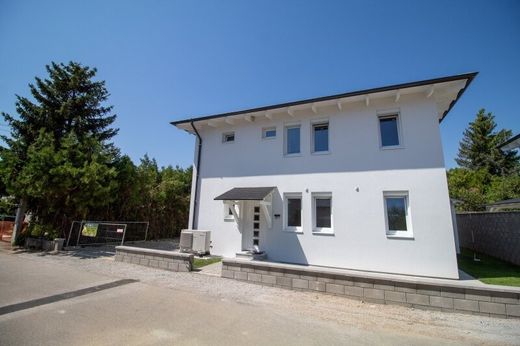 Casa de luxo - Kapellerfeld, Politischer Bezirk Korneuburg