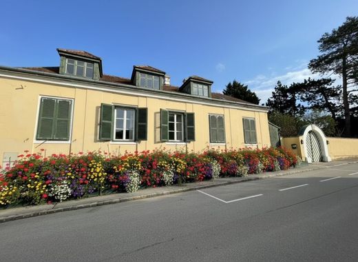 Luxury home in Bisamberg, Politischer Bezirk Korneuburg