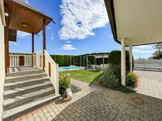 Maison de luxe à Hennersdorf, Politischer Bezirk Mödling