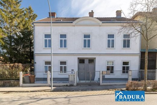 Luxe woning in Baden bei Wien, Politischer Bezirk Baden