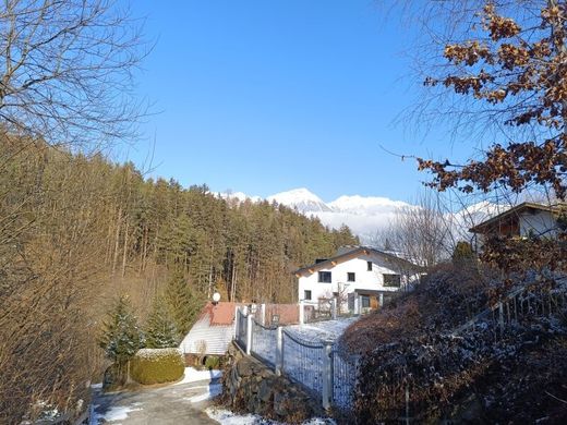 Land in Aldrans, Politischer Bezirk Innsbruck Land