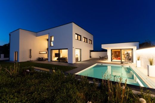 Villa in Pucking, Politischer Bezirk Linz-Land
