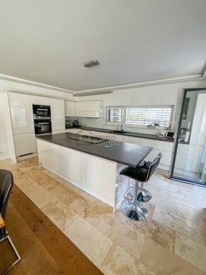 منزل ﻓﻲ Deutsch-Wagram, Politischer Bezirk Gänserndorf