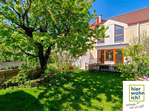 Luxury home in Maria Enzersdorf, Politischer Bezirk Mödling