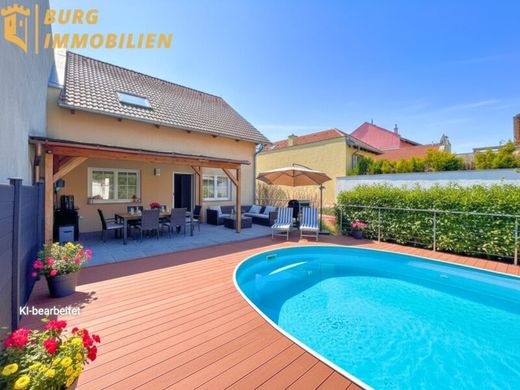 Achau, Politischer Bezirk Mödlingの高級住宅