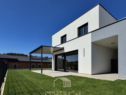 Lüks ev Empersdorfberg, Politischer Bezirk Leibnitz