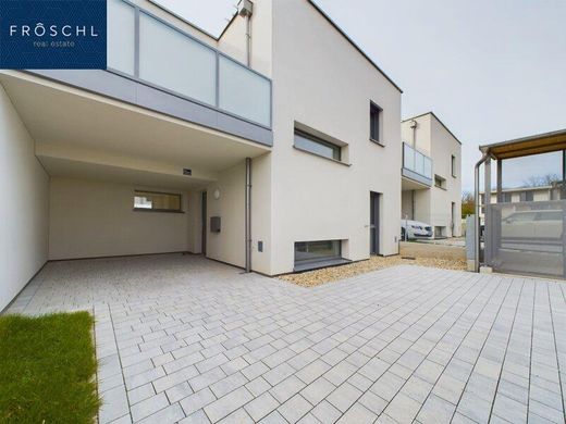 Luxury home in Wolkersdorf im Weinviertel, Politischer Bezirk Mistelbach