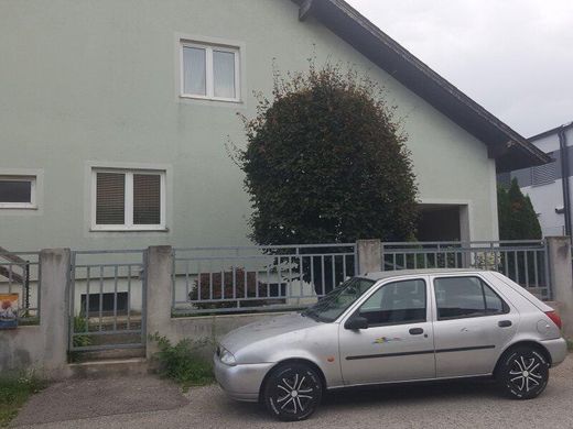 Luxury home in Zwölfaxing, Politischer Bezirk Bruck an der Leitha
