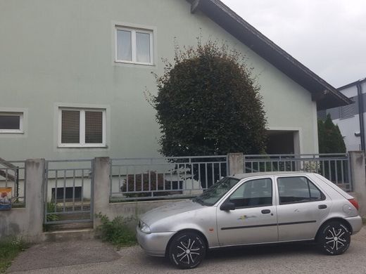 Luxus-Haus in Zwölfaxing, Politischer Bezirk Bruck an der Leitha