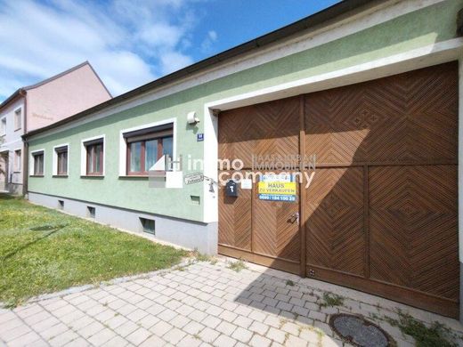 Luxury home in Berg, Politischer Bezirk Bruck an der Leitha