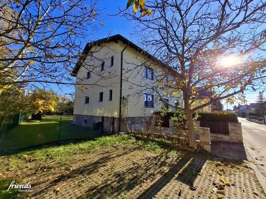 Maison de luxe à Wiener Neudorf, Politischer Bezirk Mödling