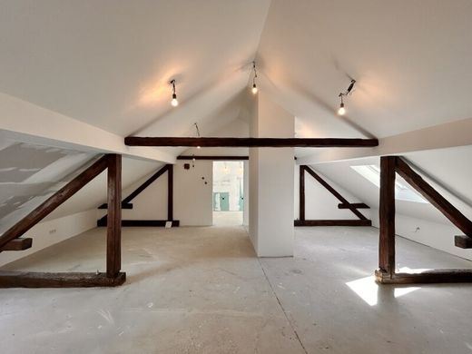 Luxury home in Gumpoldskirchen, Politischer Bezirk Mödling