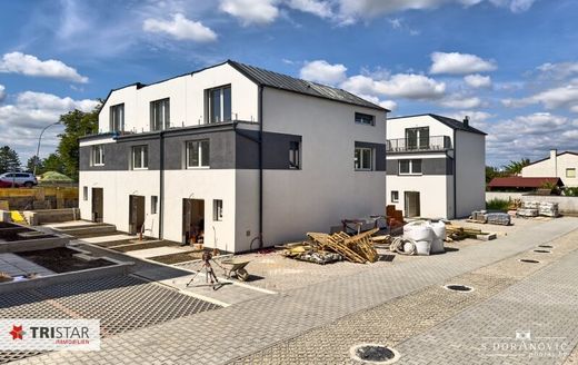 Lüks ev Fischamend Dorf, Politischer Bezirk Bruck an der Leitha