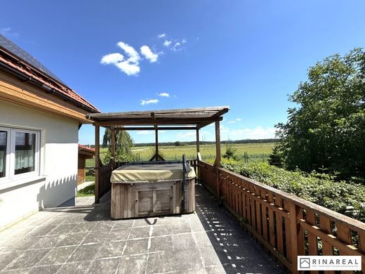Luxury home in Mollram, Politischer Bezirk Neunkirchen