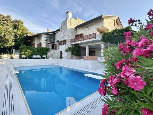 Luxury home in Duino, Trieste