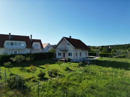 Maison de luxe à Fertőrákos, Győr-Moson-Sopron megye