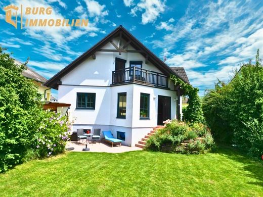 Enzersdorf an der Fischa, Politischer Bezirk Bruck an der Leithaの高級住宅