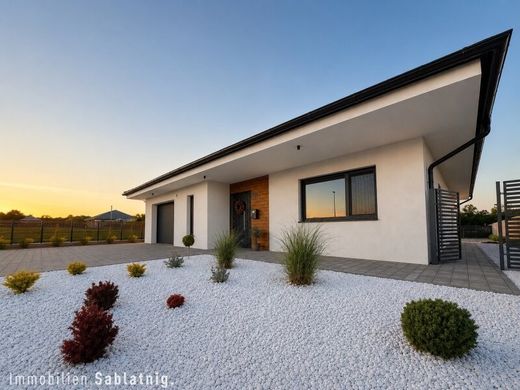 Casa di lusso a Hevlín, Okres Znojmo