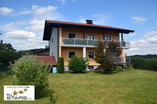 Land in Seekirchen am Wallersee, Politischer Bezirk Salzburg-Umgebung