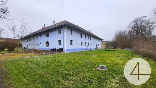 Farm for sale in Schlüsslberg