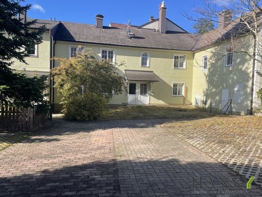 ‏בתי יוקרה ב  Bad Vöslau, Politischer Bezirk Baden