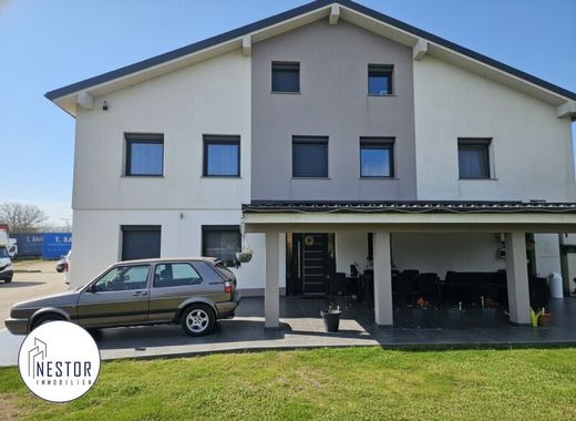 Lüks ev Harmannsdorf, Politischer Bezirk Korneuburg