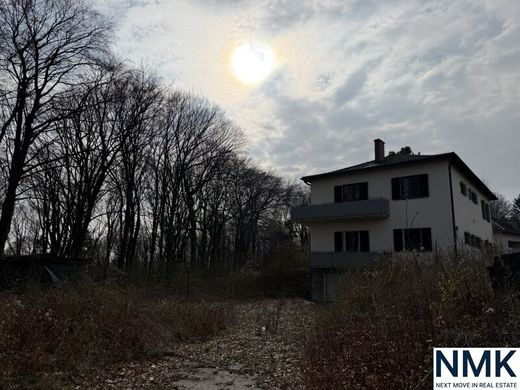 Lüks ev Tulbing, Politischer Bezirk Tulln