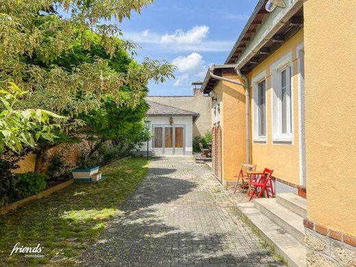 Luxury home in Pfaffstätten, Politischer Bezirk Baden