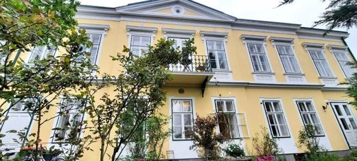 Villa in Baden bei Wien, Politischer Bezirk Baden