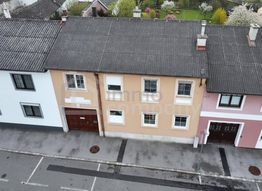 Luxury home in Mannersdorf am Leithagebirge, Politischer Bezirk Bruck an der Leitha