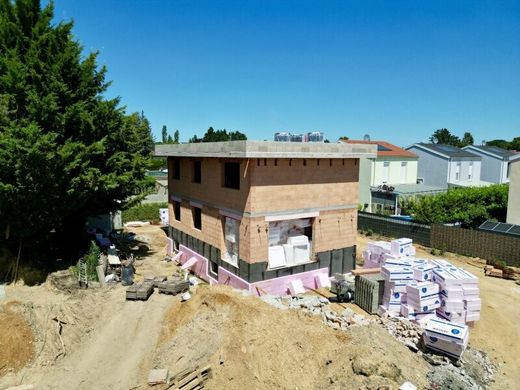 Luxury home in Strasshof an der Nordbahn, Politischer Bezirk Gänserndorf