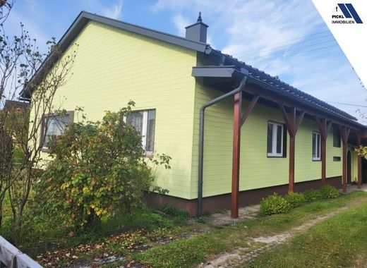 Lüks ev Traun, Politischer Bezirk Linz-Land