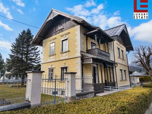 Villa zu verkaufen in Kötschach