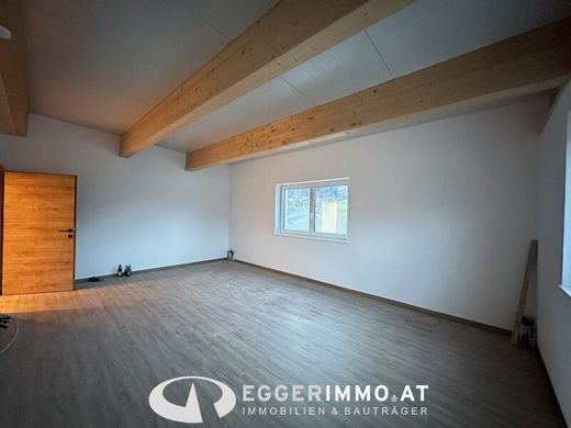 Office in Saalfelden am Steinernen Meer, Politischer Bezirk Zell am See