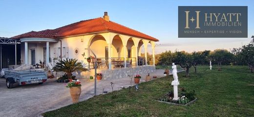 Maison de luxe à Triádha, Nomós Evvoías